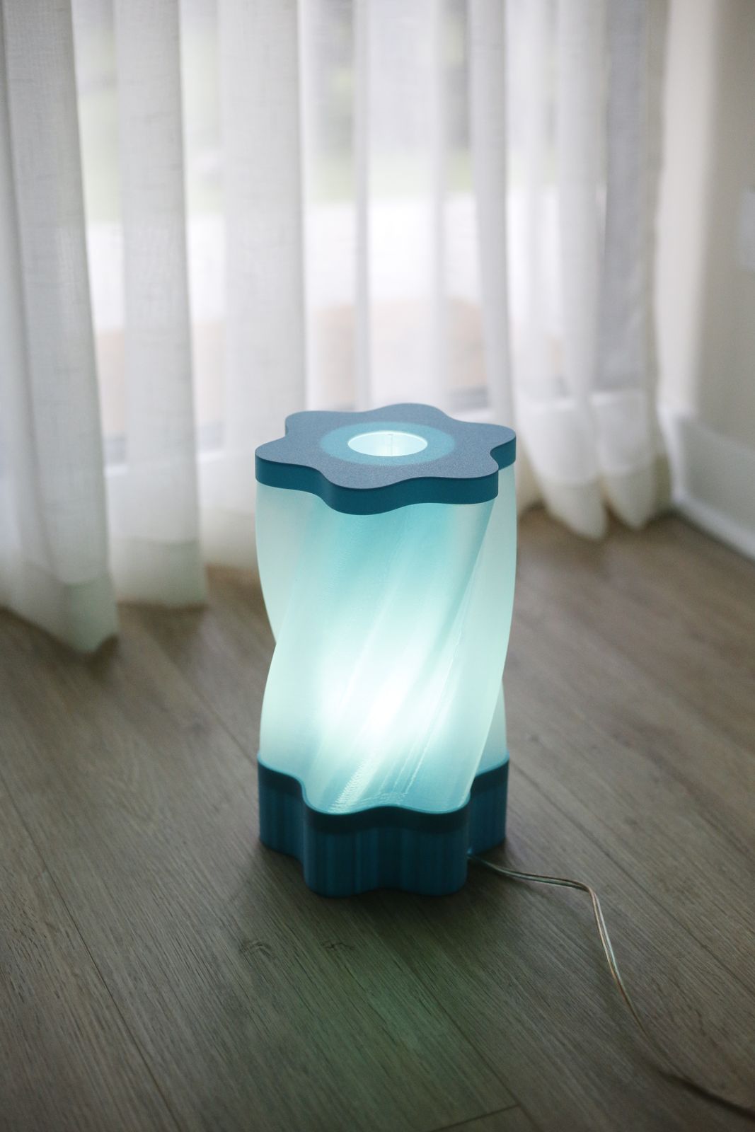 lámpara uzu 002 encendida